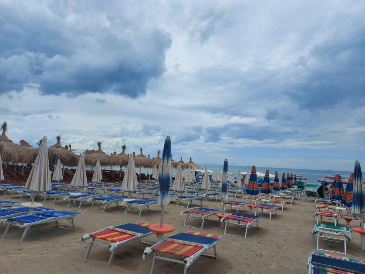 Bral Apartment 7 - Two-Bedroom With Seaview ドゥラス エクステリア 写真